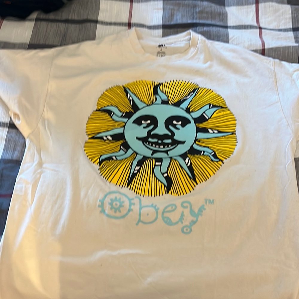 Obey shirt XL